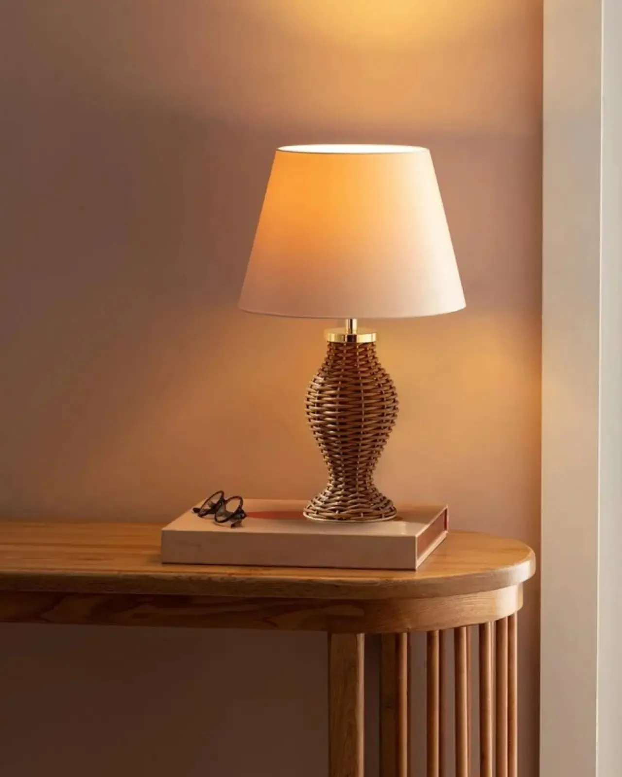 Abajur Nedir ve Nerelerde Kullanılır?